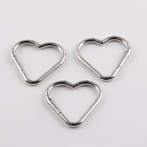 Hebilla de metal con forma de corazón, chapada en oro, accesorios para bolsos DIY, adorno de conexión a la moda para la fabricación de joyería hecha a mano - Product Image 4