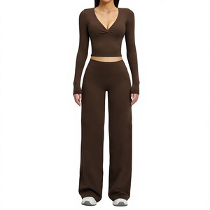 Conjunto Deportivo de Dos Piezas de Tela Suave de Alta Calidad, Leggings y Pantalones de Yoga Acampanados para Mujer, Conjunto Deportivo para Yoga y Running - Product Image 3