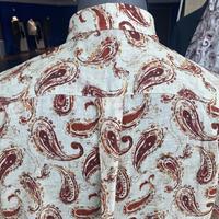 Kemeja Pria Mewah Trendi Musim Panas Kasual 100% Linen Bermotif Kancing Windsor Lengan Panjang Ramah Kulit Bernapas Anti-Luntur ODM