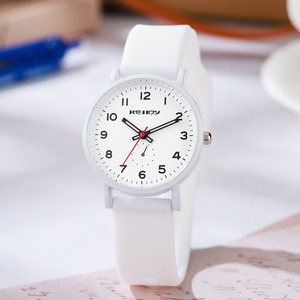 Nuevo Reloj de Mujer, Estilo Minimalista con Correa de Silicona y Números Simples (Diseño Exclusivo) - Product Image 1