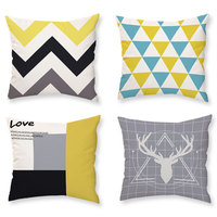 Coussin carré personnalisable en peluche de style nordique, design color-block bleu et jaune, géométrique minimaliste, décoratif pour dossier