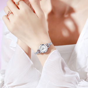 <span class=keywords><strong>Reloj</strong></span> <span class=keywords><strong>de</strong></span> Pulsera <span class=keywords><strong>de</strong></span> Aleación <span class=keywords><strong>de</strong></span> Alta Gama Goldie Niche, <span class=keywords><strong>Reloj</strong></span> <span class=keywords><strong>de</strong></span> Lujo Ligero <span class=keywords><strong>de</strong></span> Alto Valor, Fritillaria, Pequeño y Exquisito para Mujer, Resistente al Agua, con Puntero <span class=keywords><strong>de</strong></span> Cuarzo - Product Image 4