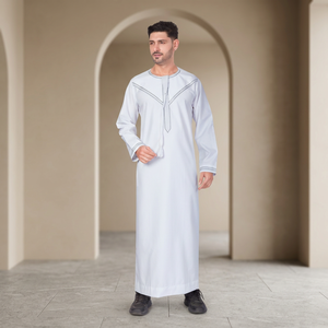 Thobe arabe blanc pour homme, robe traditionnelle omanaise à manches longues avec surpiqûres contrastées pour la prière musulmane et les occasions de l'Aïd - Product Image 1