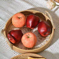 Plateaux décoratifs tissés OEM pour table basse, paniers de rangement naturels en rotin, plateaux de service ronds avec poignées