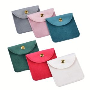 Pochette en velours doux personnalisable avec fermeture à bouton 8x8cm, pochette réutilisable à pression pour emballage artisanal de montres, bracelets et bijoux - Product Image 1