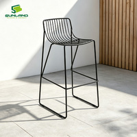 Tabouret de bar minimaliste géométrique en fil de fer avec pieds en traîneau et dossier creux, chaise haute de bar, mobilier commercial pour bar, café, terrasse