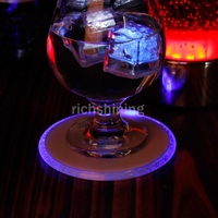 RICHSHINING Personnalisé Bar Atmosphère Acrylique Étincelant Dessous de verre Circulaire Transparent Lumière LED Capteur de Gravité Bouteille Dessous de Verre