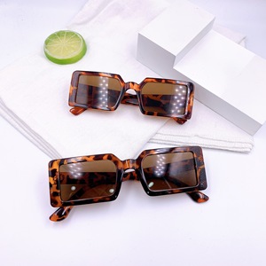 Moda Retro 1 Juego 2 piezas Gafas de sol cuadradas Ligero Cómodo Anti-Radiación para niños Mamá Perfect Baby Me Accesorio - Product Image 5