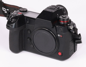 Appareil photo hybride plein format Lumix S1H 6K 90 % neuf, caméra vidéo professionnelle - Product Image 4