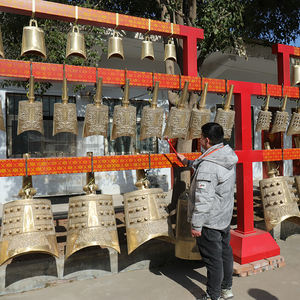 Campana de Latón Grande de Instrumentos Musicales Chinos Antiguos - Colores Personalizados Hechos a Mano para Exposiciones - Product Image 6
