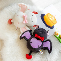 Peluche personnalisée pour cadeau de fête d'Halloween et décoration de bureau gothique – Adorable chien en peluche avec grandes ailes, créature de dessin animé