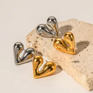 Wholesale earrings 18K gold stainless steel personality love shaped stud earrings design earrings