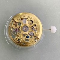 Montre mécanique neuve de marque Hangzhou 2189, boîtier squeletté en métal doré, cadran blanc, bracelet en acrylique, fermoir caché