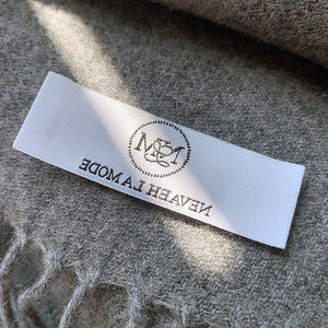 Etiqueta Tejida Personalizada para Ropa, Etiqueta de Lujo con Logotipo de Marca Privada, Etiqueta de Cuello con Talla y Cuidado de Lavado, Etiqueta de Prenda y Logotipo de Marca Privada para Ropa - Product Image 3