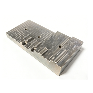 Piezas Metálicas Mecanizadas por CNC de Precisión, Hechas a Medida en Vietnam, de Aleación de Aluminio y Acero Inoxidable, Bloque Integrado Estructural y Funcional - Product Image 3