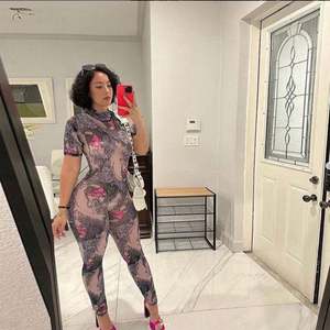 Tuta da Donna alla Moda Sexy Casual con Spalle Scoperte, Patchwork e Schiena Scoperta - Product Image 3