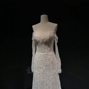 Vestido de Novia Sirena Moderno y Elegante NT67 con Cuello Barco, Apliques Florales de Encaje y Cristales para Fiestas - Product Image 4