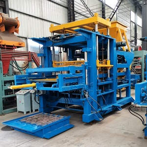 Ligne de production de briques de pavage <span class=keywords><strong>en</strong></span> ciment entièrement automatique à performances excellentes, machine à briques de béton emboîtables pour usage industriel - Product Image 1