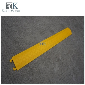 Protecteur de câble électrique extérieur en PVC flexible, rampe de protection de câble au sol en caoutchouc pour passage routier - Product Image 5