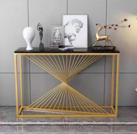 Table console moderne en marbre et métal sur piétement – Meuble de salon durable, stable et facile à nettoyer pour l'entrée de la maison ou le bureau