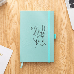 Carnets personnalisés A5 en cuir végétalien PU, couverture rigide, pages vierges, gravure laser, avec bande élastique et porte-stylo - Product Image 5