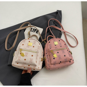 Offre Spéciale sac de voyage léger femme nouveau Design de mode sac à dos en cuir de niche pour les femmes collège Style quotidien sacs à dos de luxe - Product Image 4