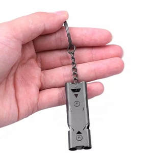 Nouvel outil multifonction extérieur haut décibel Portable porte-clés sifflet en acier inoxydable Double tuyau sifflet de survie d'urgence - Product Image 5