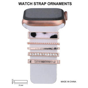 5 pièces ensemble pour <span class=keywords><strong>Apple</strong></span> <span class=keywords><strong>Watch</strong></span> 40mm 44mm 41mm 45mm 49mm <span class=keywords><strong>Bracelet</strong></span> <span class=keywords><strong>Bracelet</strong></span> breloques en métal imprimé léopard <span class=keywords><strong>Bracelet</strong></span> de montre en Silicone anneau décoratif - Product Image 4