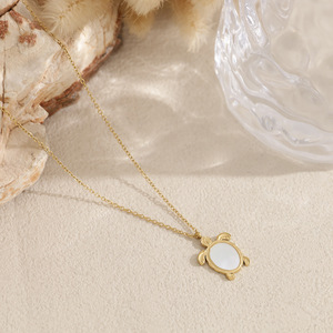 Collar <span class=keywords><strong>de</strong></span> Acero Inoxidable Chapado en Oro Resistente al Agua y al Deslustre con Diseño <span class=keywords><strong>de</strong></span> Tortuga, Pez, Estrella <span class=keywords><strong>de</strong></span> Mar y Concha, Éxito <span class=keywords><strong>de</strong></span> Ventas en Tiktok <span class=keywords><strong>de</strong></span> Fanhua Jewelry - Product Image 5