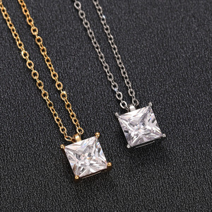 Collana con ciondolo quadrato semplice per donna, catena a O, gioielli minimalisti per l'uso quotidiano - Product Image 3