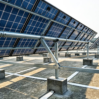Support de montage de panneaux solaires, système de montage solaire pour l'installation d'énergie solaire sur toit ou au sol