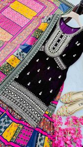 Top de trabajo de secuencia de codificación de bordado de terciopelo de diseñador Sharara con colección de vino Dupatta de la mejor calidad - Product Image 4