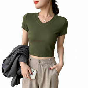 Camiseta Corta de Mujer al por Mayor con Cuello en V, Acanalada, Ajustada, Lisa, Negra, de Manga Corta, Casual, para Dama, con Logotipo Personalizado - Product Image 1