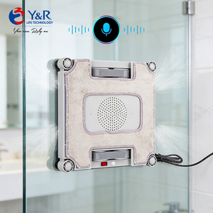 Robot <span class=keywords><strong>de</strong></span> nettoyage <span class=keywords><strong>de</strong></span> vitres automatique <span class=keywords><strong>de</strong></span> haute qualité avec télécommande, pulvérisation d'eau, 2 brosses rotatives, pulvérisation d'eau à 4 voies - Product Image 1