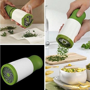 <span class=keywords><strong>Râpe</strong></span> à épices, <span class=keywords><strong>râpe</strong></span> à ail, <span class=keywords><strong>râpe</strong></span> à coriandre et herbes aromatiques en acier inoxydable 304 de haute qualité, vente chaude - Product Image 4
