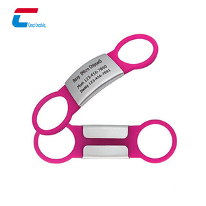 Étiquette en silicone pour animaux de compagnie à impression personnalisée avec plaque métallique Étiquette d'identification de nom d'animal anti-perte pour chien et chat avec <span class=keywords><strong>code</strong></span> QR - Product Image 5
