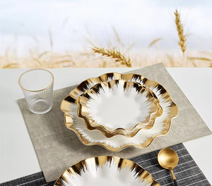 Juegos ecológicos de <span class=keywords><strong>vajilla</strong></span> de porcelana con borde de <span class=keywords><strong>oro</strong></span> Blanco clásico de 50 piezas al por mayor para fiestas de boda cerámica popular - Product Image 2