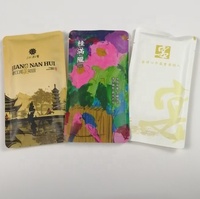 Serviette humide en polyester 23x23cm personnalisée en usine, écologique, scellée sur quatre côtés, à bas prix pour les chaînes hôtelières et la restauration