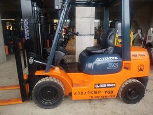 Carretilla elevadora Toyota FD30 usada en Japón, FD30/FD50/FD80 usada en precio bajo - Product Image 6