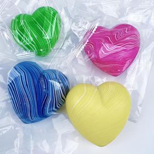 Juguetes Blandos Novedad Needoh Cubo de Hielo Antiestrés de Compresión con Rebote Lento, Patrón Fluido de Corazón, Maltosa, Venta al por Mayor, Metal - Product Image 4