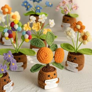 Maceta de Girasol Tejida a Crochet Hecha a Mano para Decoración del Hogar u Oficina, Soporte Emocional, Porta Plantas Tejido Positivo para Graduación o Pascua - Product Image 6