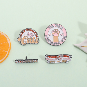 Teenbonen Waardering Club Email Pin Grappige Citaten Gemakkelijk Afgeleid Door Katten Broche Revers Badge Sieraden Cadeau Voor Kattenliefhebbers - Product Image 2