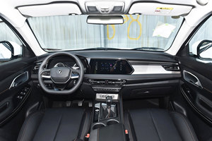 Nouveau Changan X7 PLUS 1.5T Moteur Turbo 138kW 300N.m SUV Automatique Sièges en Cuir Foncé Pneus R19 Conduite à Gauche Panoramique - Product Image 5