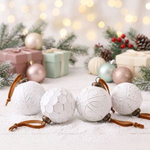 Juego de Adornos Navideños Nórdicos Modernos y Sencillos, Bolas de Plástico Blancas y Rojas Electrochapadas con Impresión Tricolor, Caja de Regalo, Decoración para Árbol - Product Image 2