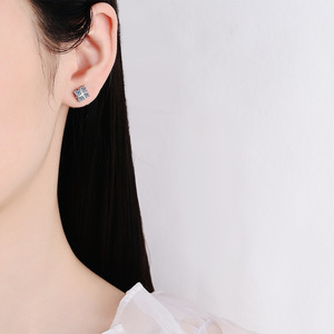 S925 argent Moissanite saphir oreille goujon classique en forme de croix élégant Simple plaqué platine géométrique mode boucles d'oreilles - Product Image 4