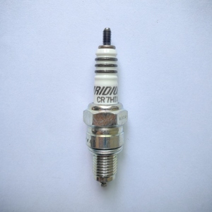 Níquel <span class=keywords><strong>de</strong></span> alta calidad <span class=keywords><strong>para</strong></span> sistemas <span class=keywords><strong>de</strong></span> motor automático <span class=keywords><strong>NGK</strong></span> <span class=keywords><strong>Bujia</strong></span> Motocicleta <span class=keywords><strong>Bujia</strong></span> CR7HIX A.J.S. DD50 Regal Raptor 50CC 2003 ~ Gasolina - Product Image 5