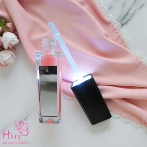Brillant à lèvres led rose - Product Image 1
