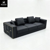 Canapé droit en cuir noir de luxe moderne, canapé en forme de I haut de gamme avec pieds dorés, meubles de salon personnalisables