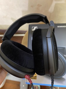 Audífonos Sennheiser HD 600, Abiertos, Dinámicos, 300 Ohmios, con Cable, Sobre la Oreja, Sonido Natural, Comodidad Premium, Malla Metálica - Product Image 5