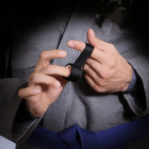 เทปพันนิ้วสำหรับบราซิลเลียนยิวยิตสู ผลิตจากผ้าฝ้ายพรีเมียม - เทปซิงค์ออกไซด์แข็ง ขนาด 1/2 นิ้ว x 45 ฟุต สำหรับการยึดเกาะและรองรับข้อต่อ - Product Image 5